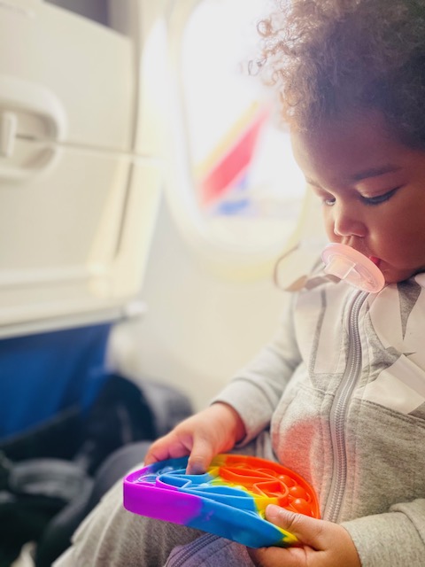 You are currently viewing Top Tips for Flying with Children! by Jervise Penton and Captain Laura